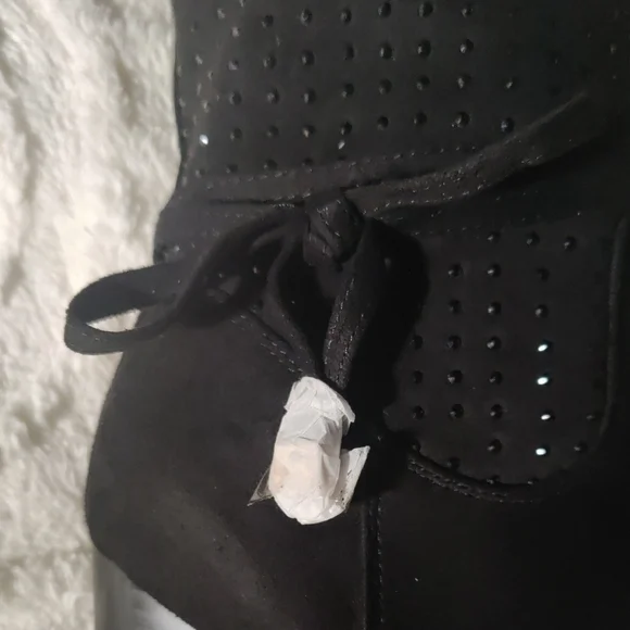 Elegant Black Knee-High Women's Boots - Picture 4 of 9